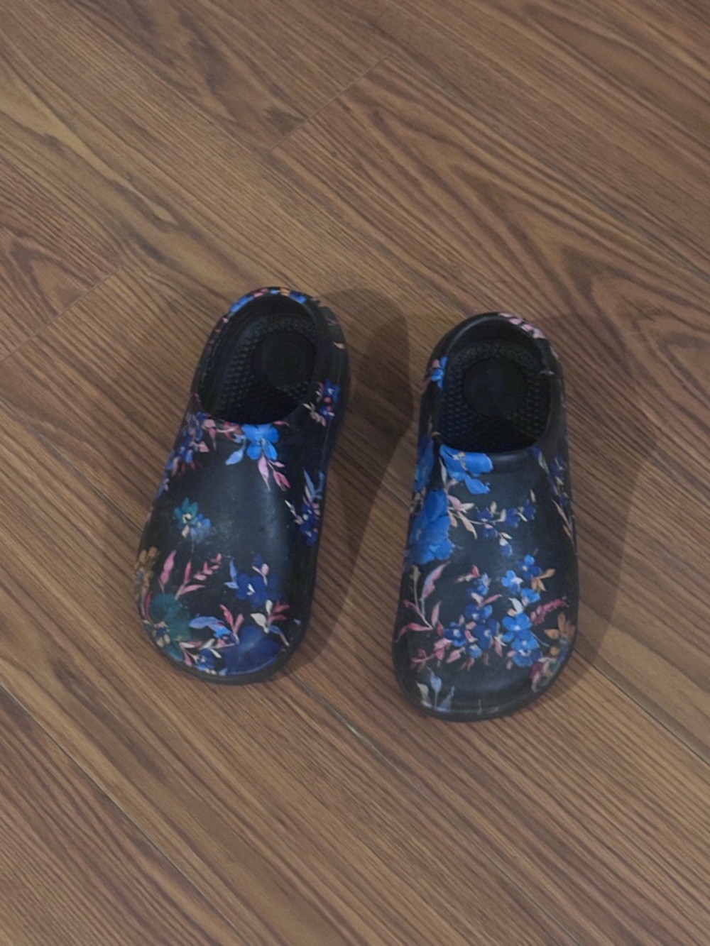 Kids Floral Slip-On Clog Shoes in Black and Blue